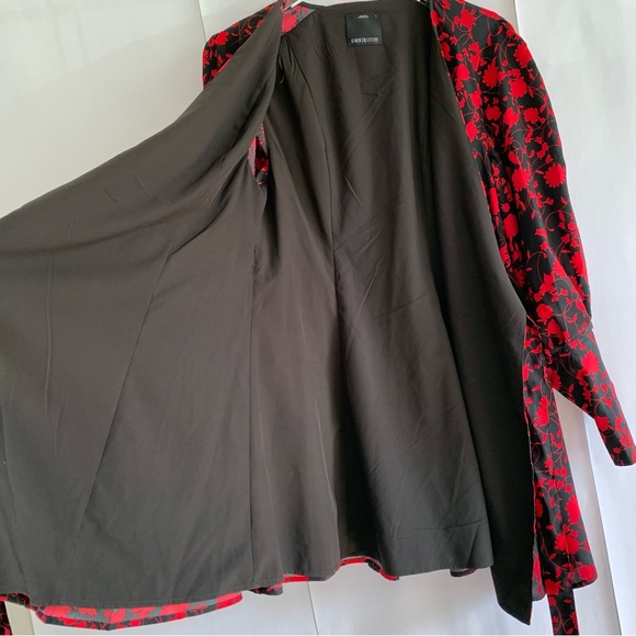 C/Meo Collective Opacity Floral wrap dress Black with  red chili floral - Picture 8 of 14